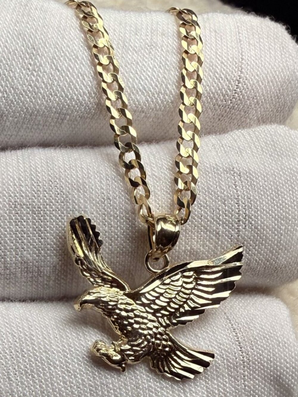 14K Yellow Gold Eagle Pendant With 2.7mm Cuban Chain - 16 inch